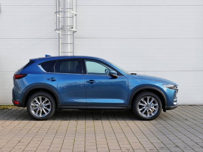 Mazda CX-5, 2,5 Skyactiv-G 194k/143kW AT, barva modrá