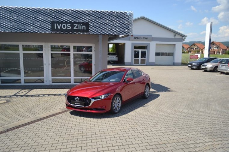 Mazda 3, Skyactiv G122, barva červená