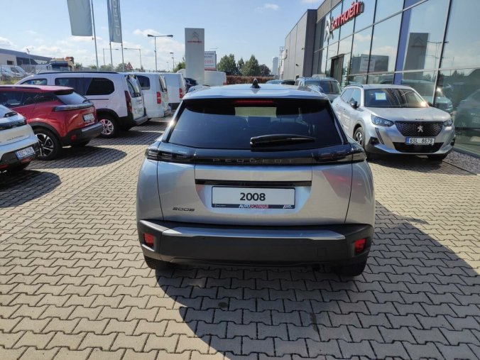 Peugeot 2008, Peugeot 2008 ALLURE 1.2 100k  rezervace, barva stříbrná