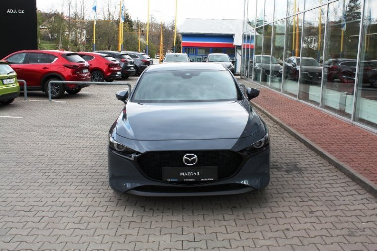 Mazda 3, SKYACTIV-G, barva šedá