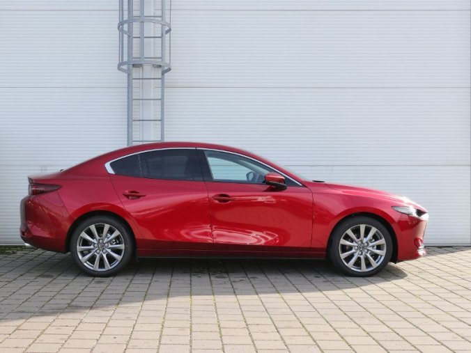 Mazda 3, 2,0 Skyactiv-X 180k/132kW MAN, barva červená