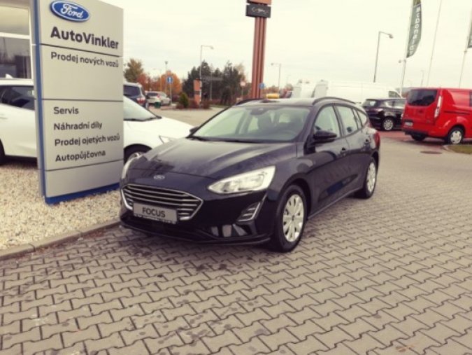 Ford Focus, 1.0 EcoBoost, barva černá