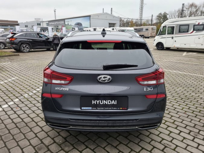 Hyundai i30, 1,5 T-GDI 117 kW DCT MHEV, barva šedá