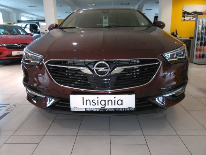 Opel Insignia, Sports Tourer Innovation, barva vínová