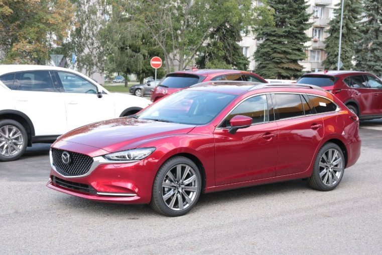 Mazda 6, 2,5 Skyactiv-G 194k, barva červená