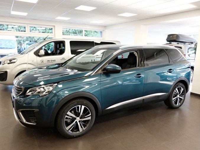 Peugeot 5008, ALLURE 1.2 PureTech 130 S&amp;, barva zelená