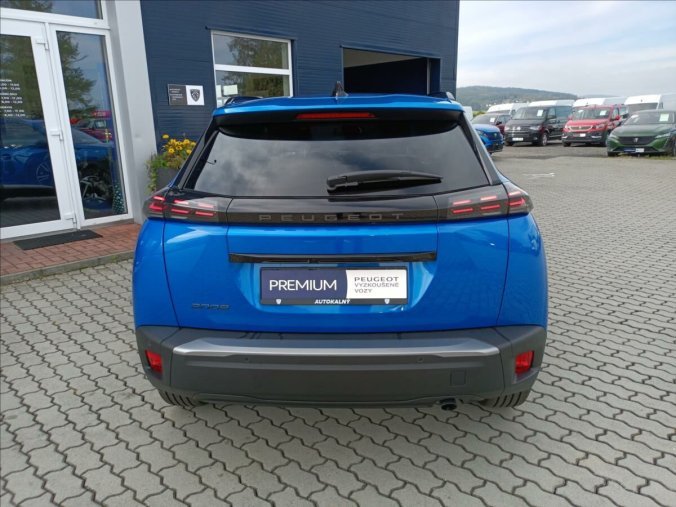 Peugeot 2008, Peugeot 2008 1,2 Allure 1.2 PureTech 100k MAN6, barva modrá