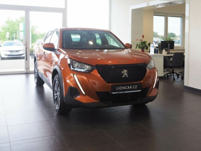 Peugeot 2008, Active Pack 1.2 130k EAT8, barva oranžová