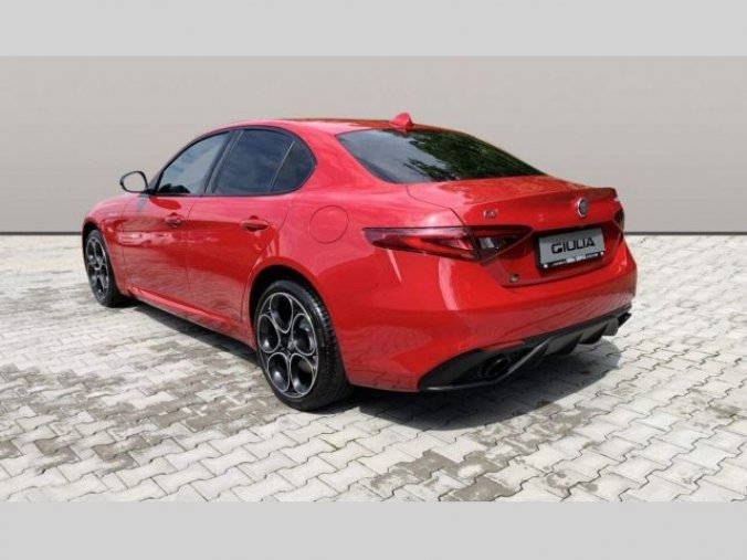 Alfa Romeo Giulia, 2,0 Turbo 280 k ATX AWD VELOCE, barva červená