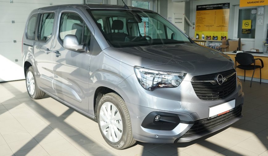 Opel Combo, Life 1.2T 81kW 6MT, barva šedá