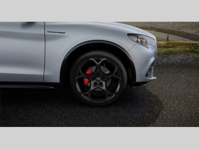 Alfa Romeo Stelvio, 2.0 Turbo 280k Q4 COMPETIZIONE, barva šedá