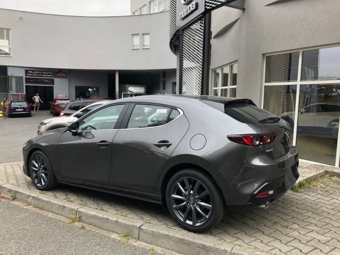 Mazda 3, 2.0i G122, barva šedá