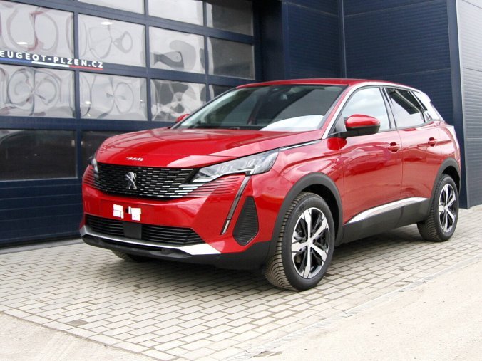 Peugeot 3008, Allure 1.2 PureTech 130, barva červená