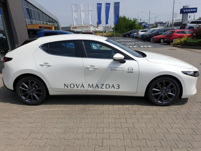 Mazda 3, 2,0G 122k, barva bílá