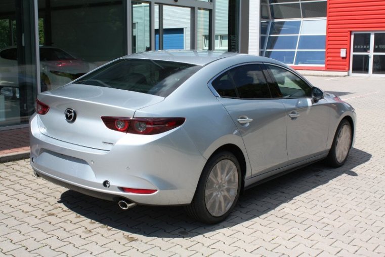 Mazda 3, SKYACTIV-G, barva stříbrná