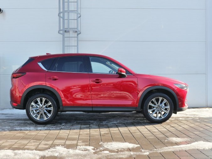 Mazda CX-5, 2,5 Skyactiv-G 143kW/194k, barva červená