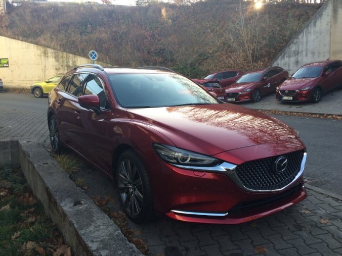 Mazda 6, 2.5i G 194K, barva červená