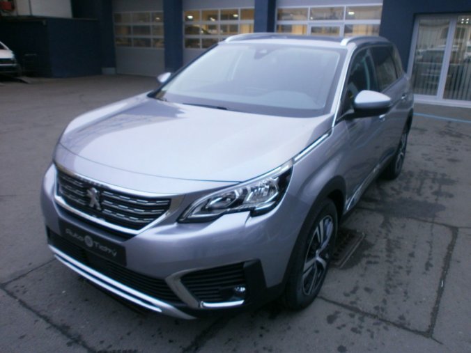 Peugeot 5008, Allure 1,2 PureTech 130 96 kW, barva šedá