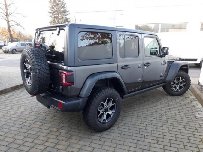 Jeep Wrangler, 2,0T 270 PS Rubicon Unlimited, barva šedá