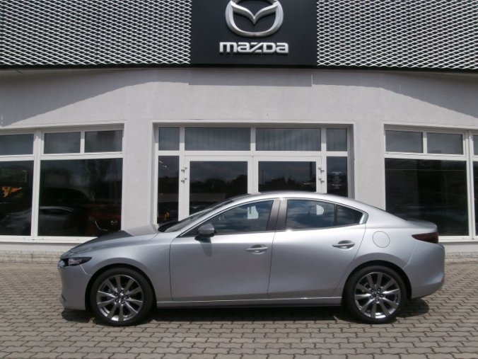 Mazda 3, Skyactiv G122, barva stříbrná