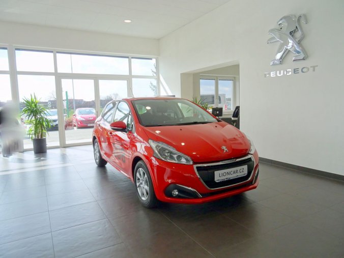 Peugeot 208, Active 1,2i 82k, barva oranžová