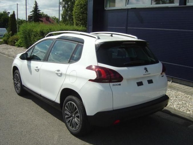 Peugeot 2008, ACTIVE 1.2 PureTech 110 MAN6, barva bílá