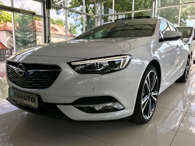 Opel Insignia, Exclusive 2,0Turbo 4x4 AT8+ZP, barva bílá