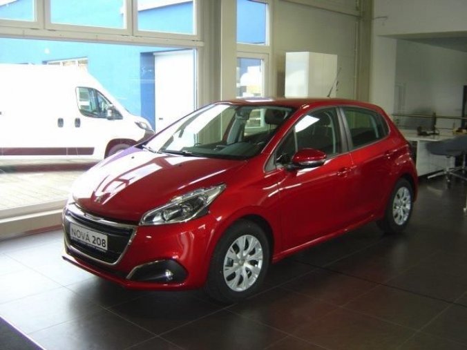 Peugeot 208, Active 1.2 PureTech 82 S&S MAN5, barva červená