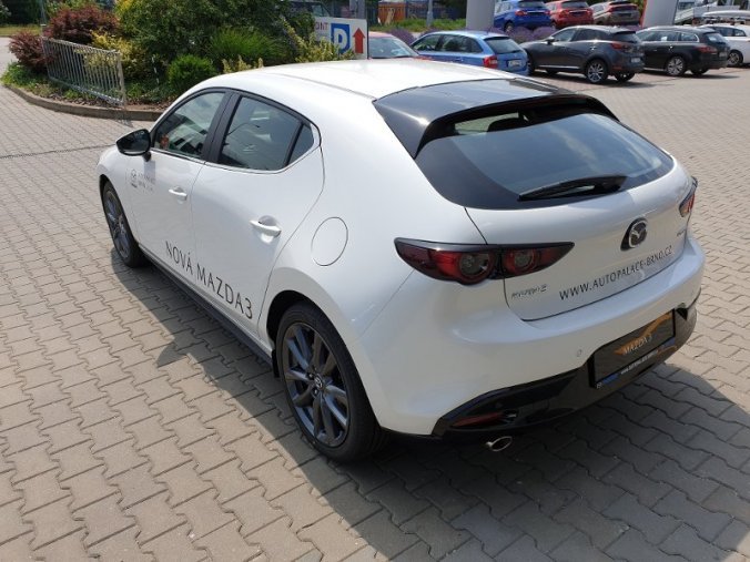 Mazda 3, 2,0G 122k, barva bílá