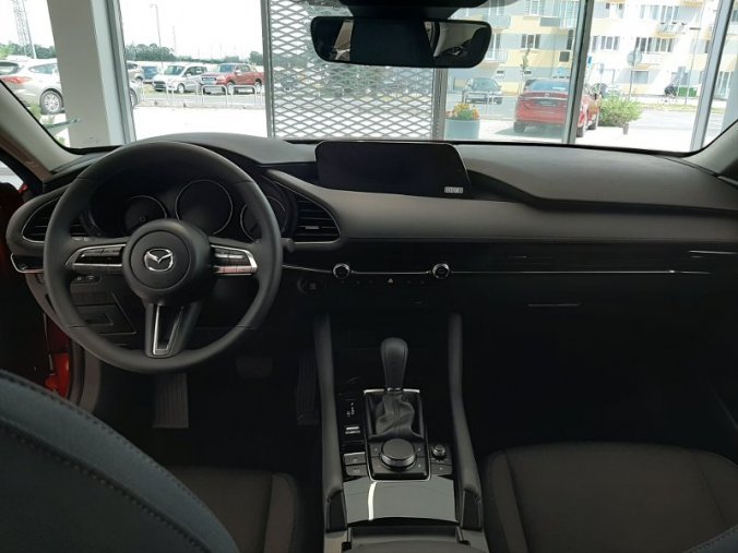 Mazda 3, 2,0 150k - odběr 03/2020, barva červená