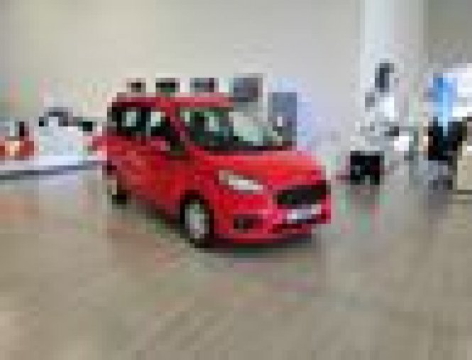 Ford Tourneo Courier, 1.5 TDCi, barva červená