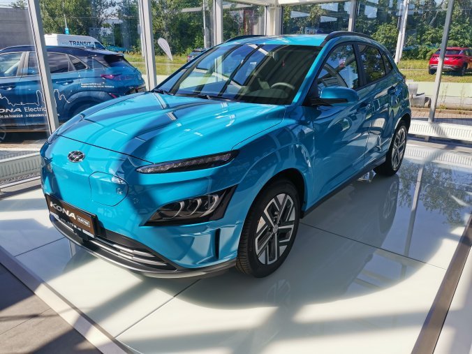 Hyundai Kona, KONA EV 150 kW (elektřina) Stálý redukční převod, barva modrá