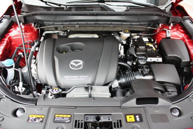 Mazda CX-5, SKYACTIV-G, barva červená