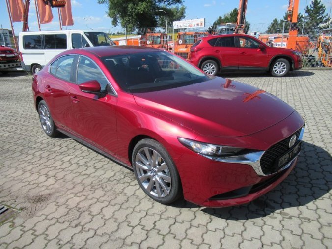 Mazda 3, Skyactive X-180, barva červená