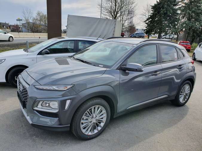 Hyundai Kona, 1,0 T-GDI 88 kW (95 NAT) 6 st. man, barva šedá