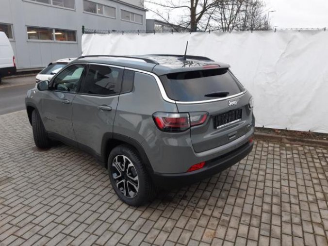 Jeep Compass, 1.3 150 PS LIMITED 4x2 AUTOMAT, barva šedá