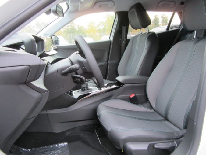 Peugeot 2008, ALLURE PACK 1.2 PT MAN6, barva bílá