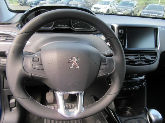 Peugeot 2008, ALLURE 1.2 PureTech 130k MAN6, barva modrá