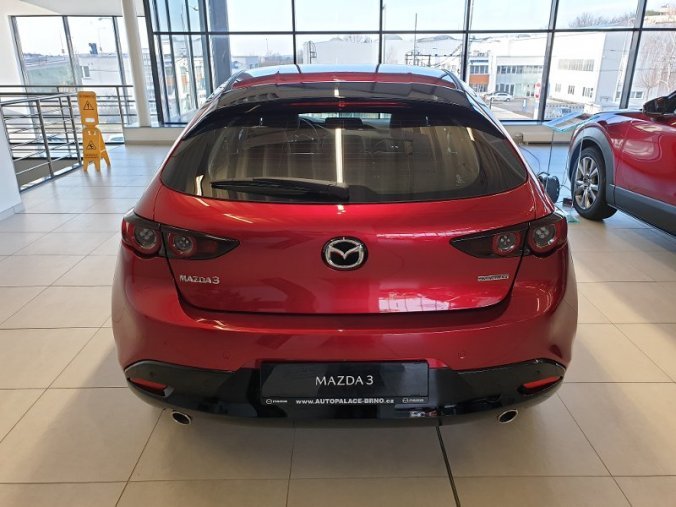 Mazda 3, 2,0G 122k, barva červená