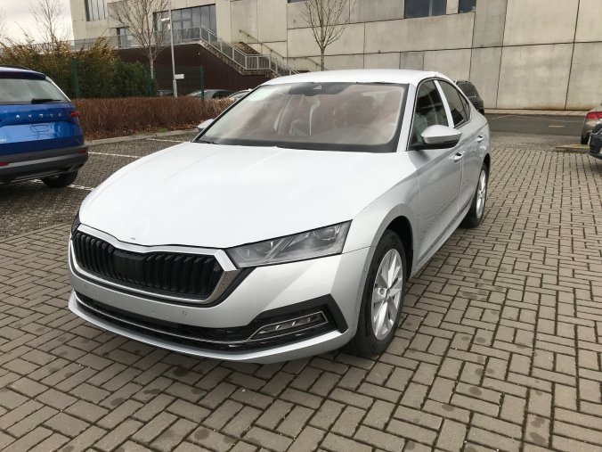 Škoda Octavia, 2,0 TDI 85 kW 6-stup. mech., barva stříbrná