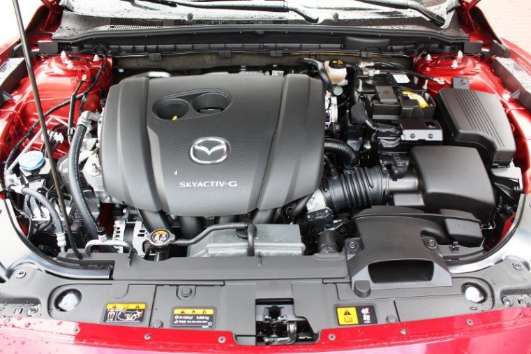 Mazda 6, SKYACTIV-G, barva červená