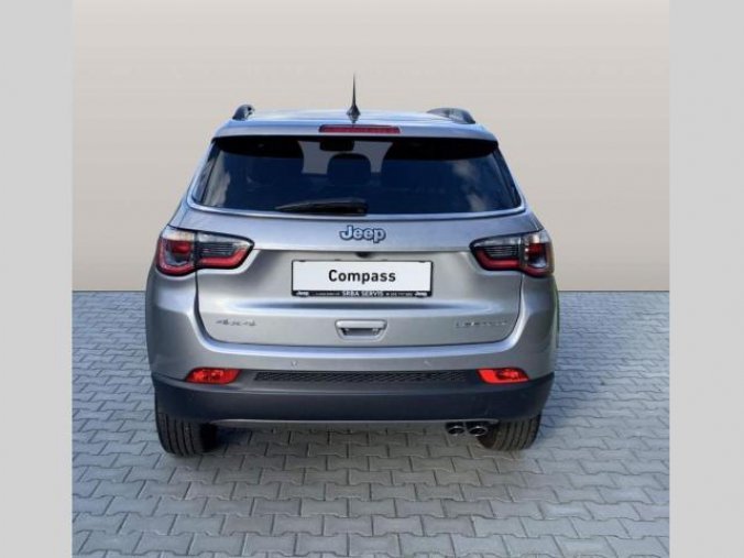 Jeep Compass, Limited 1.4 MultiAir 170k AWD, barva stříbrná