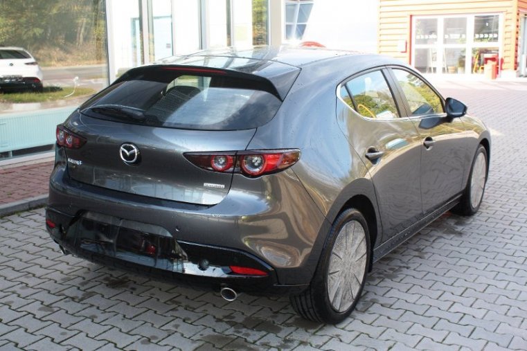 Mazda 3, SKYACTIV-G, barva šedá