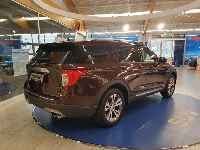 Ford Explorer, SUV, PLATINUM 5D 3,0 EcoBoost 336 kW / 457 k 10st. automatická, barva červená