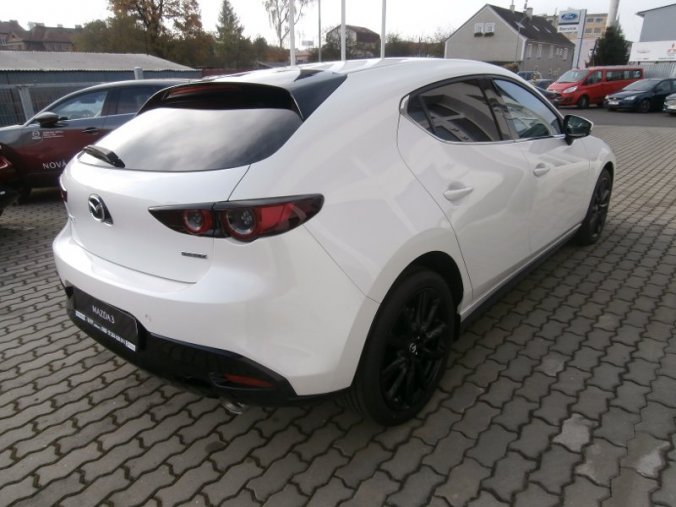 Mazda 3, Skyactiv GT 180, barva bílá