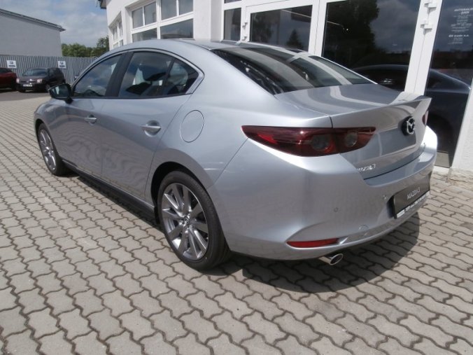 Mazda 3, Skyactiv G122, barva stříbrná