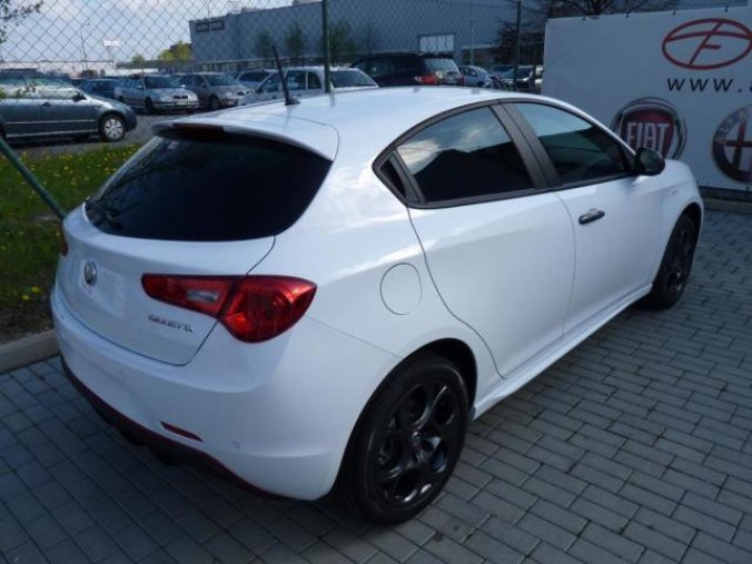 Alfa Romeo Giulietta, 1.4TBi 120PS Sport, barva bílá