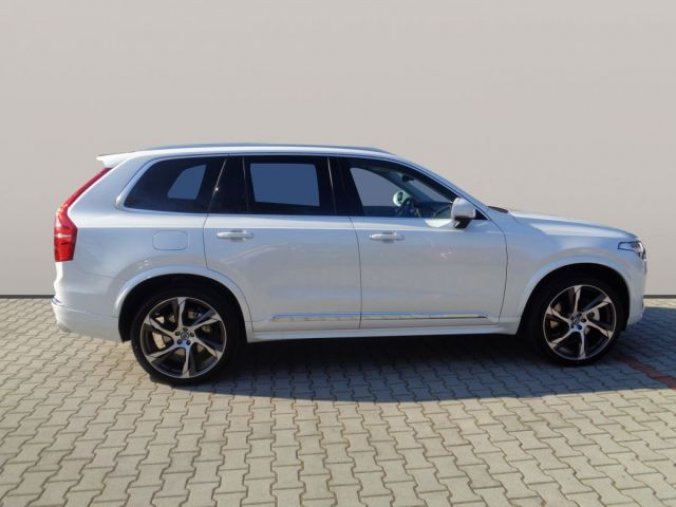 Volvo XC90, T8 TWIN ENGINE 2.0L 303 HP INS, barva bílá