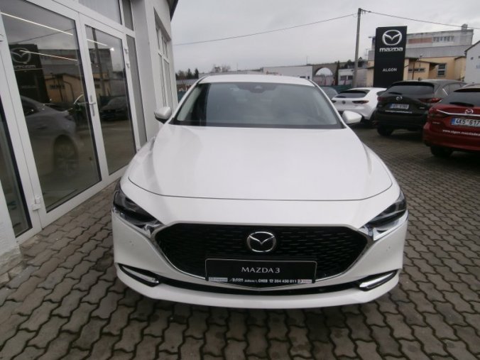 Mazda 3, Skyactiv GT 180, barva bílá