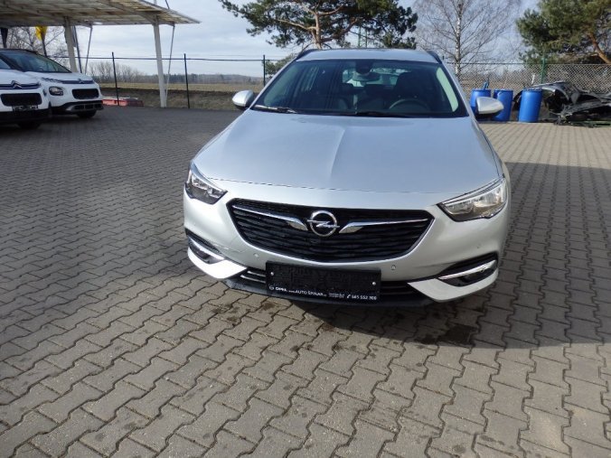 Opel Insignia, Edition ST 1.5 turbo 140k, barva stříbrná